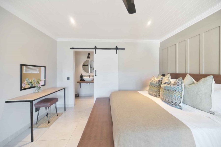 9 Bedroom Property for Sale in Westcliff Western Cape